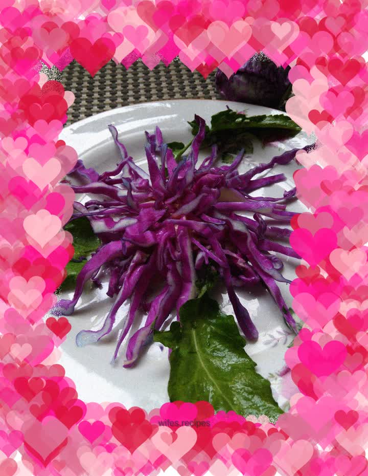 Three-dimensional version of cold purple cabbage