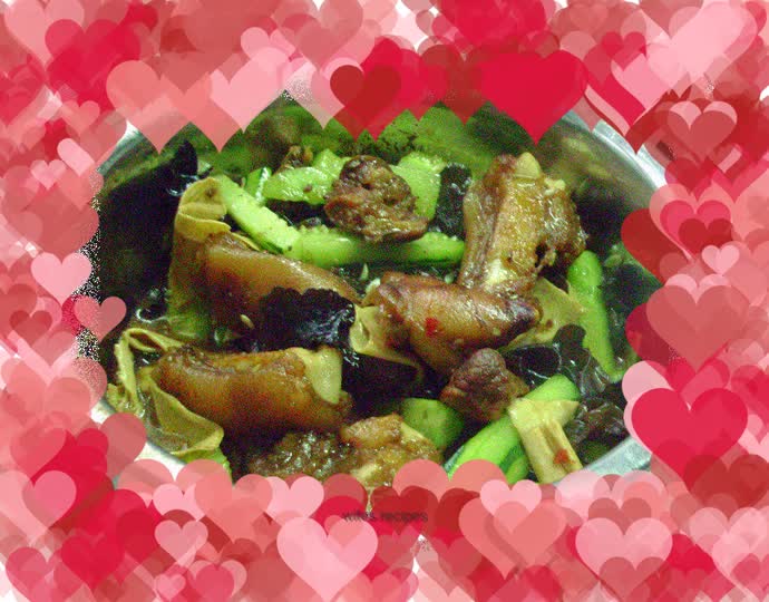 Homemade version of dry pot pork trotters