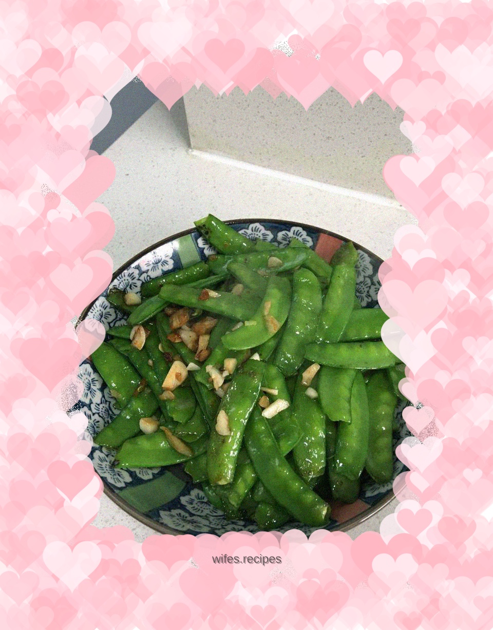 Stir-fried snow peas