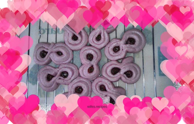 Purple sweet potato and red dates "8" roll