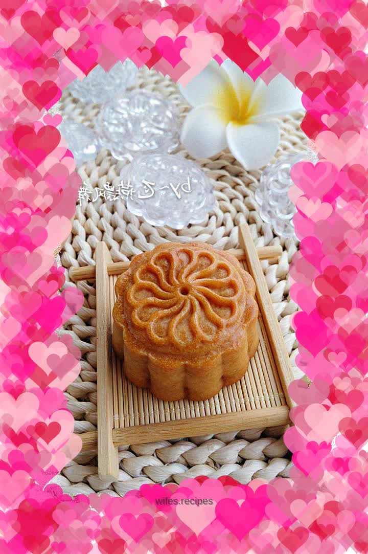 Cantonese style cranberry and mung bean paste mooncakes