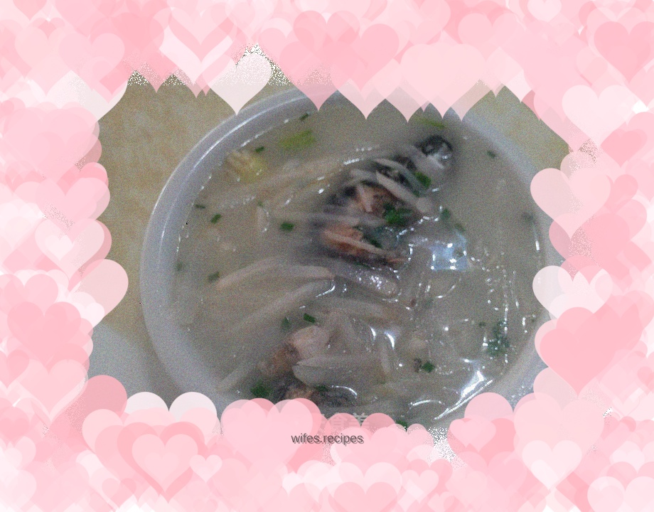 Crucian carp and radish soup