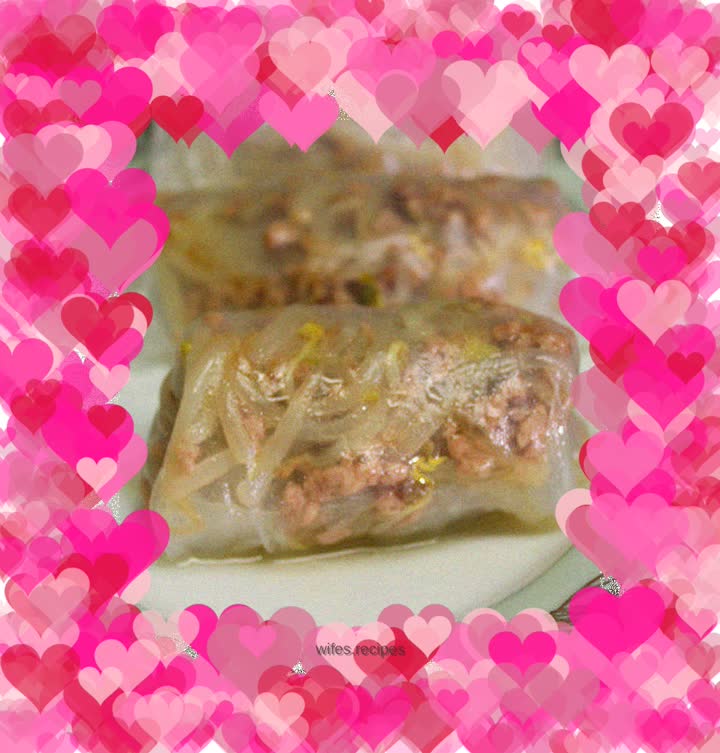 Bean sprout spring rolls