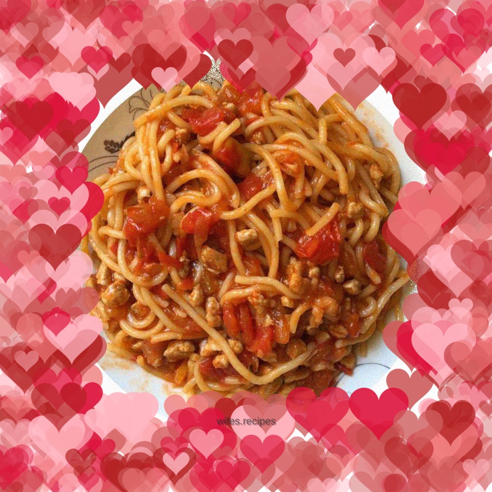 Classic Spaghetti with Tomato Bolognese Sauce