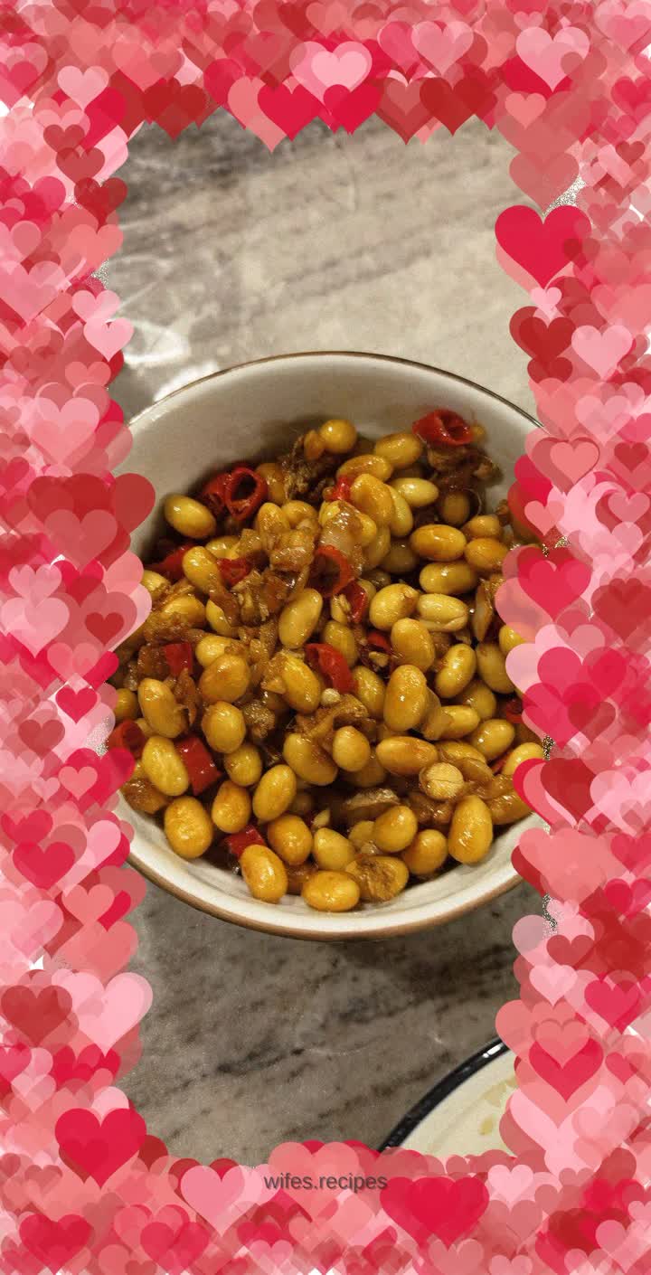 Spicy fried soybeans