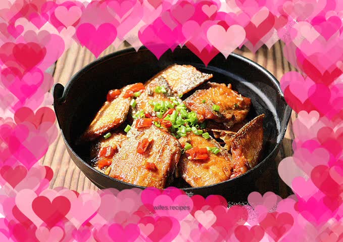 Pickled pepper dry pot hairtail fish