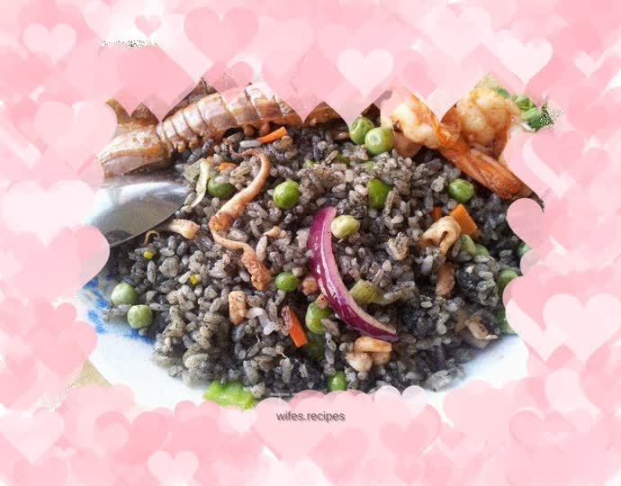 Homemade ink fried rice
