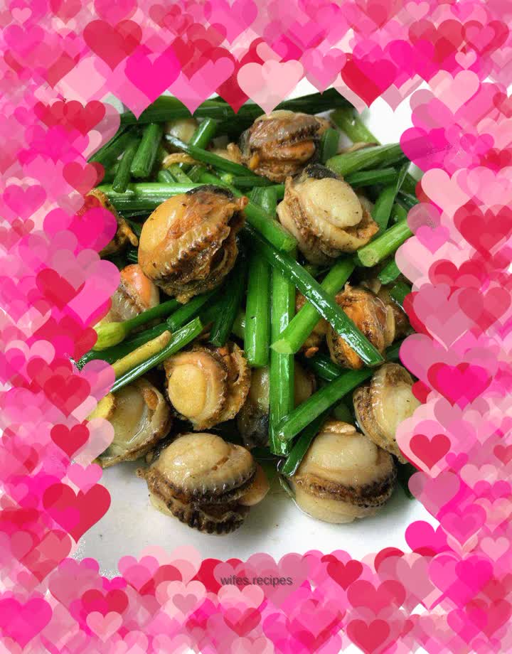 Stir-fried scallops with chive flowers