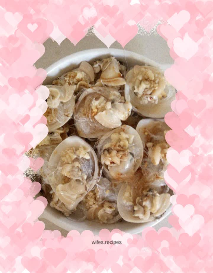 Steamed snails with garlic vermicelli