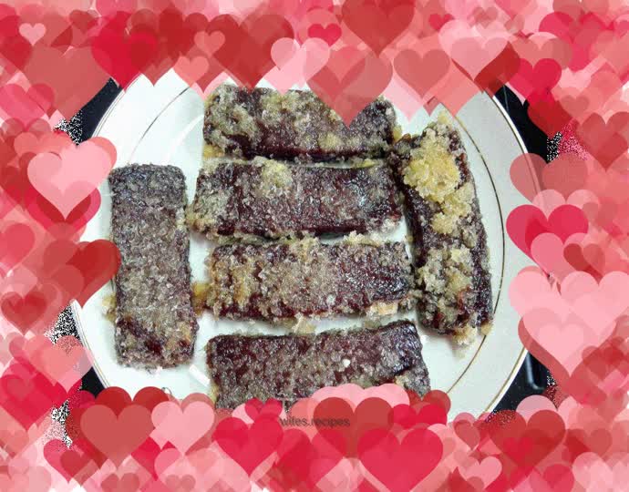 Pan-fried black glutinous rice cake (rice cake)