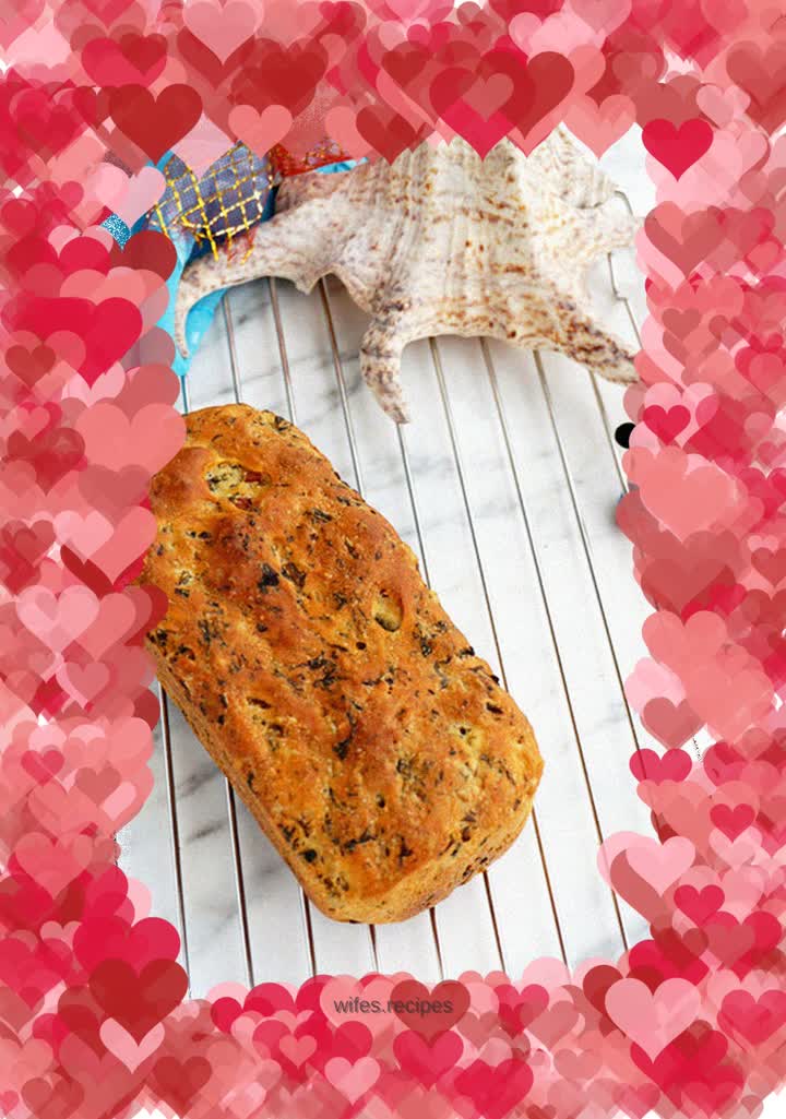 Grilled Sausage and Chrysanthemum Bread