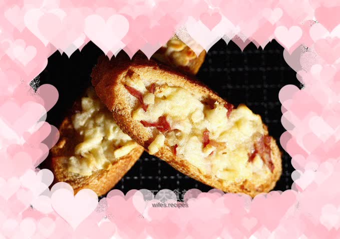 Cheese and bacon baked baguette (oven toast)