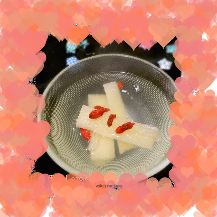 Sugar cane water boiled with rock sugar