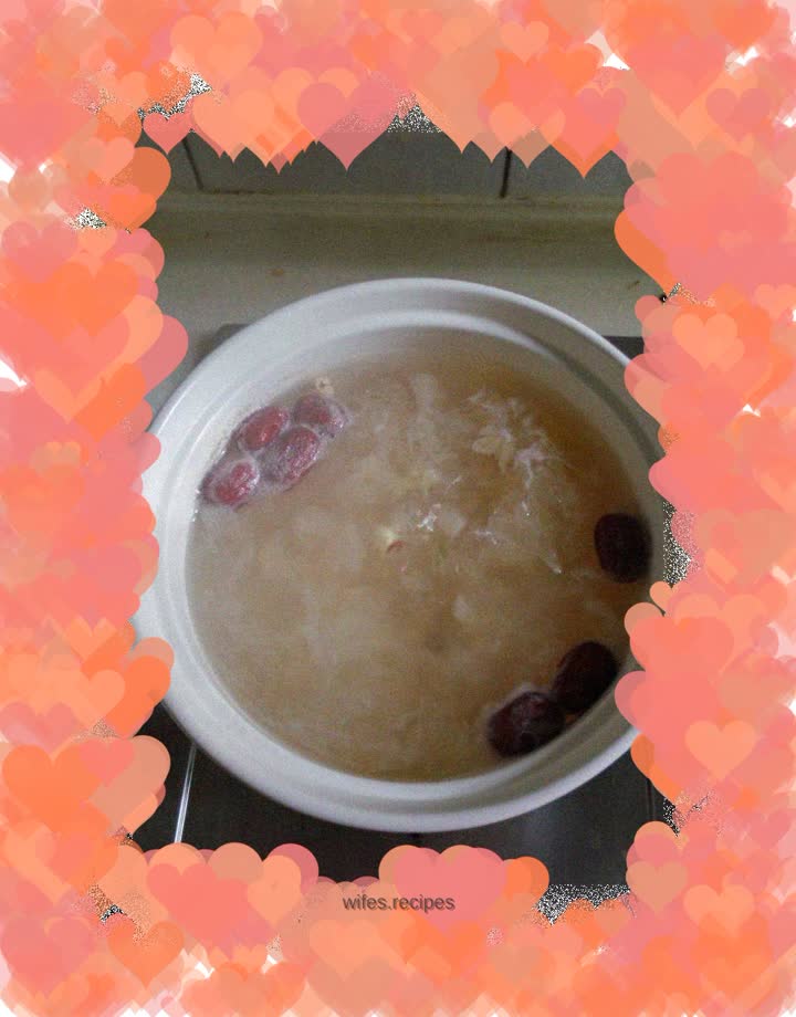 Tremella, Snow Pear and Lotus Seed Soup