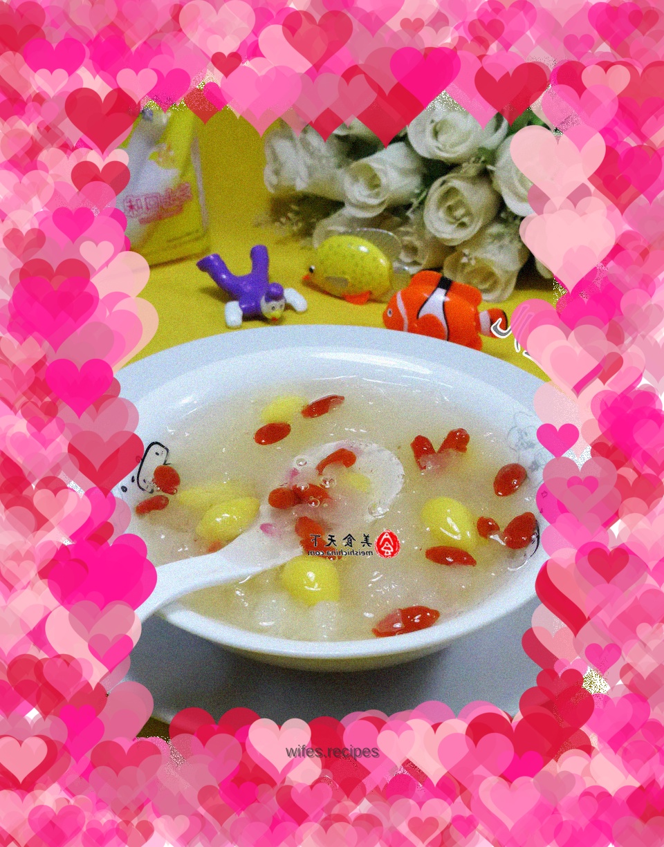 Wolfberry, Ginkgo Almond and Tremella Soup