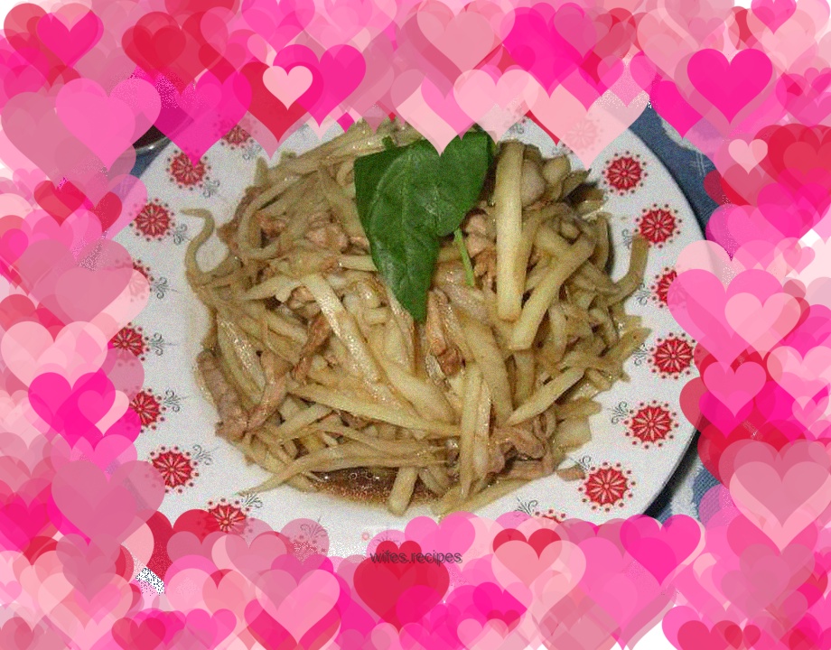 Stir-fried shredded pork with wild rice