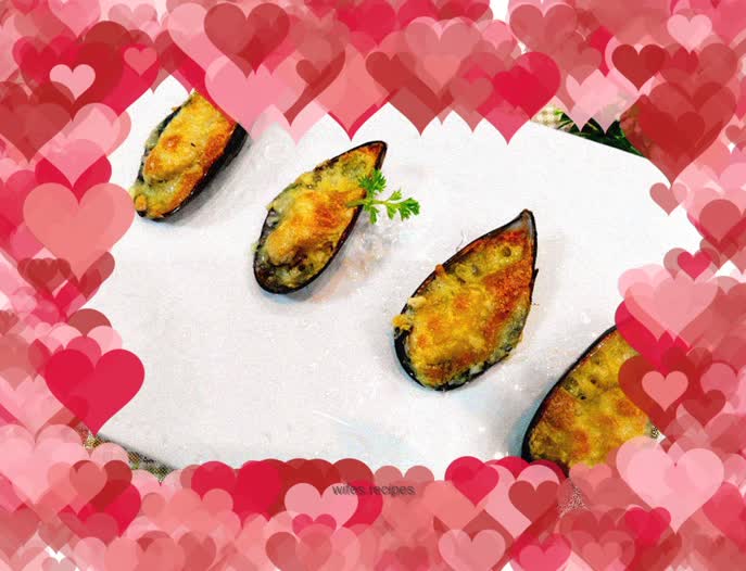 Grilled Mussels with Garlic Cheese