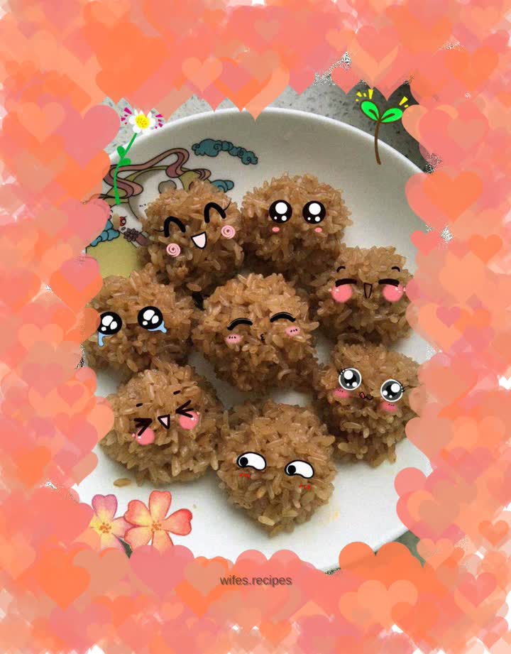 Glutinous rice balls with egg yolk and meat filling