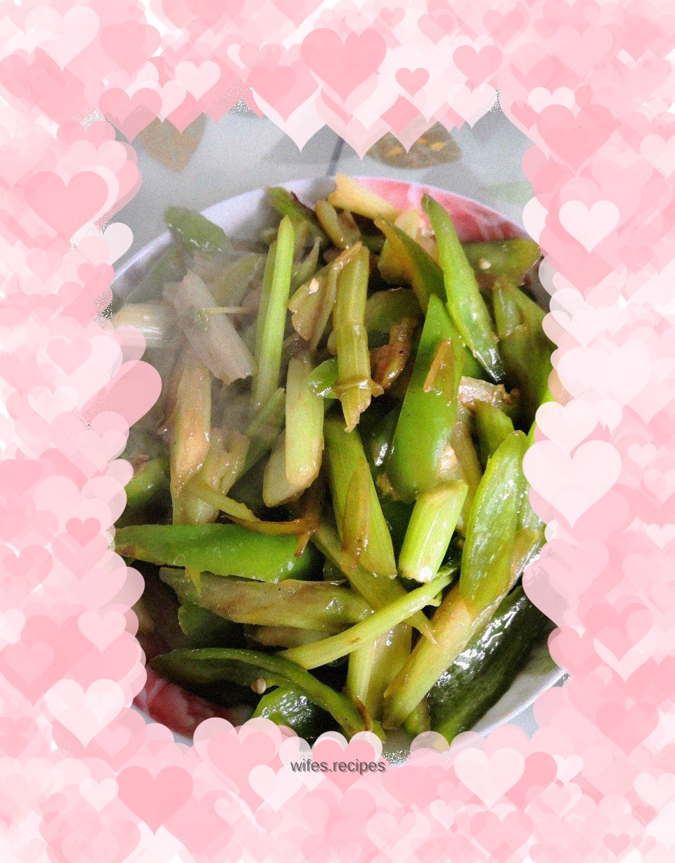 Stir-fried peppers with celery