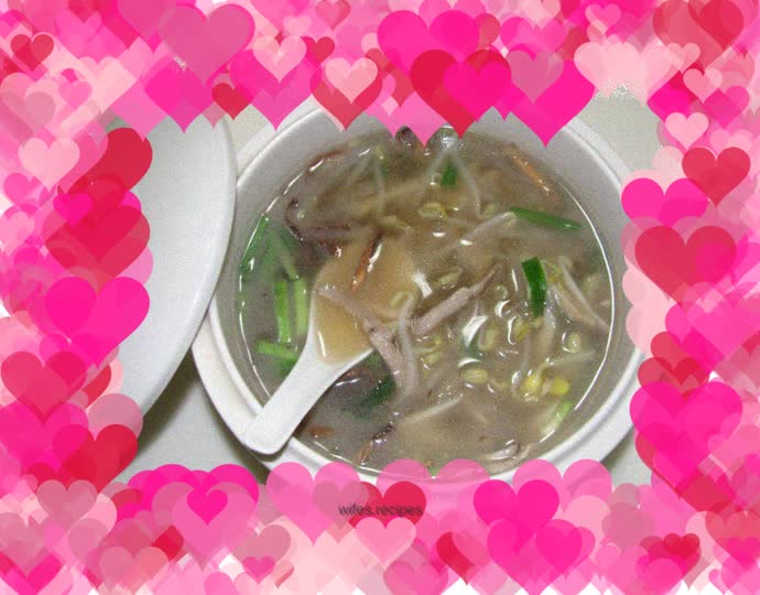 Apricot, abalone, bean sprouts and stomach-warming soup