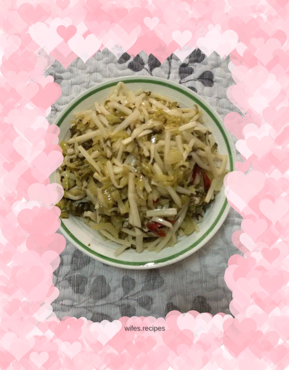 Stir-fried pickled cabbage with shredded bamboo shoots