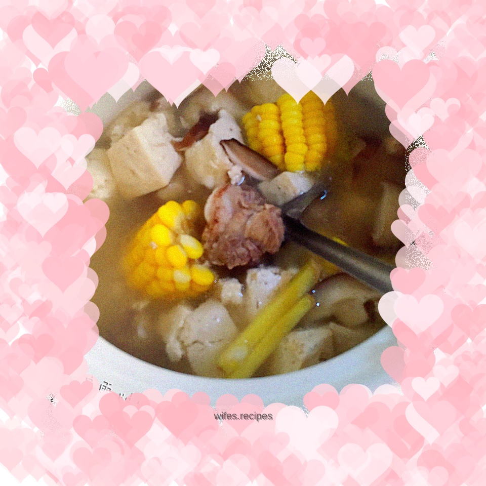 Mushroom, tofu, corn and bone stew