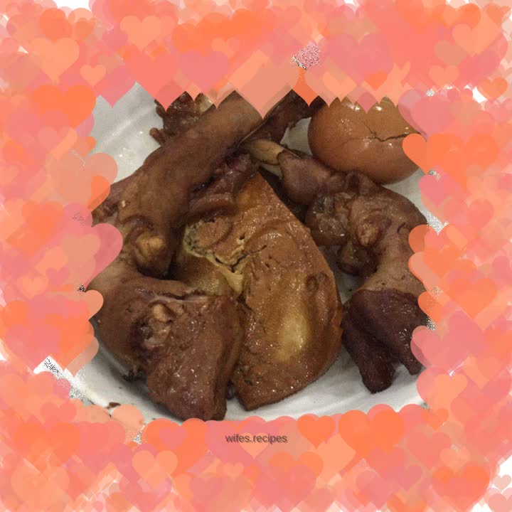 Spicy braised lamb trotters