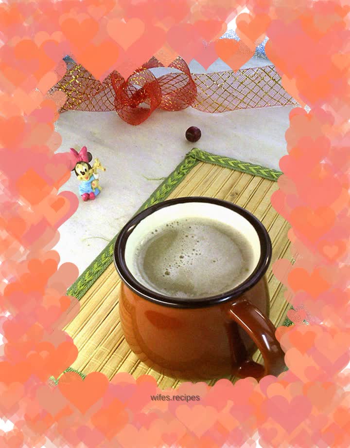 Red and Green Soybean Milk