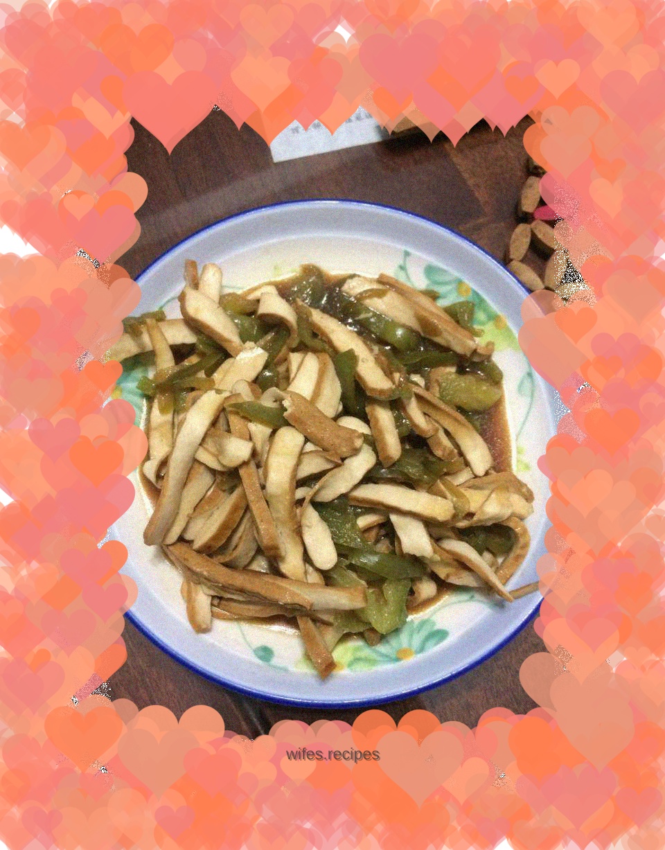 Stir-fried dried tofu with green pepper