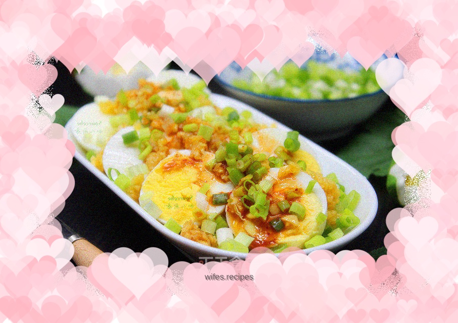 Salad with garlic and eggs