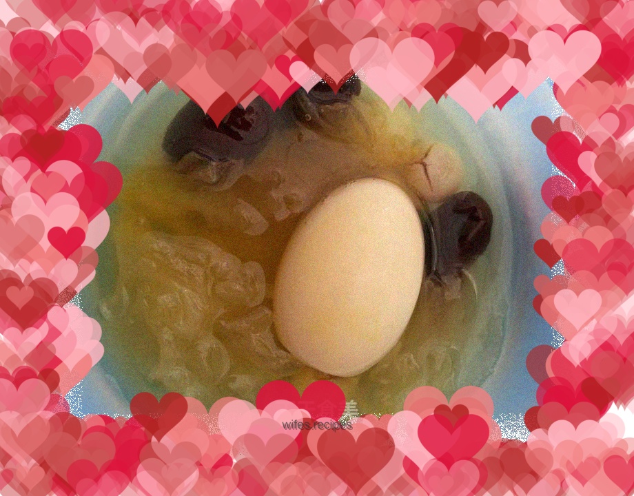 Tremella, Lotus Seed and Red Cortex Sugar Water