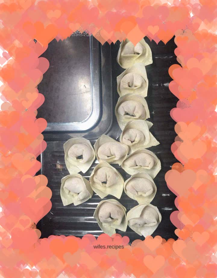 Fresh meat lotus wontons
