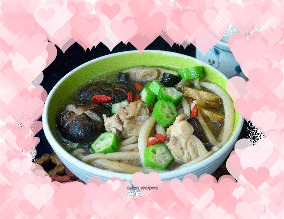 Mushroom and chicken soup