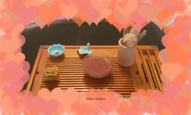 Grape and Lotus Seed Porridge from the Eight Treasure Porridge Series