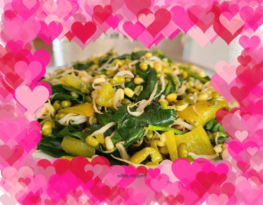 Stir-fried mung bean sprouts with moongrass