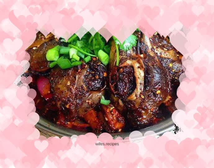 Spicy dry pot rabbit head