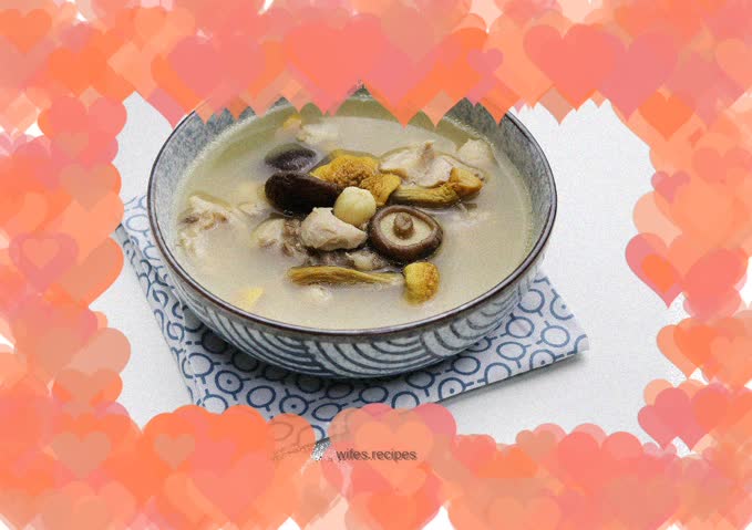 Braised chicken with Agaricus blazei blazei mushroom and flower mushrooms