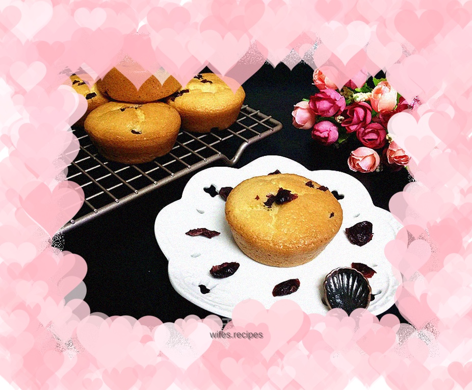 Cranberry sponge cake