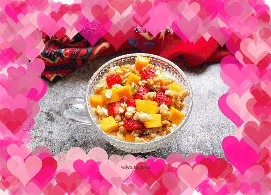 Mango Strawberry Oatmeal Yogurt Cup