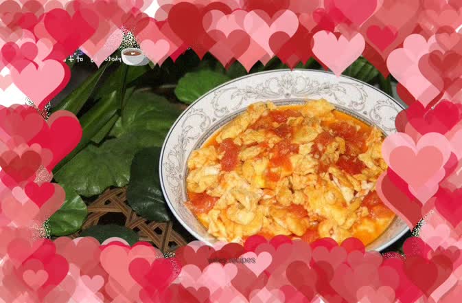 Fried tomatoes with eggs