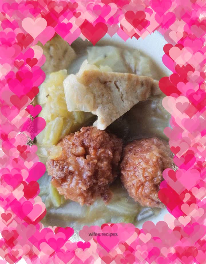 Stewed Cabbage and Chicken Meatballs