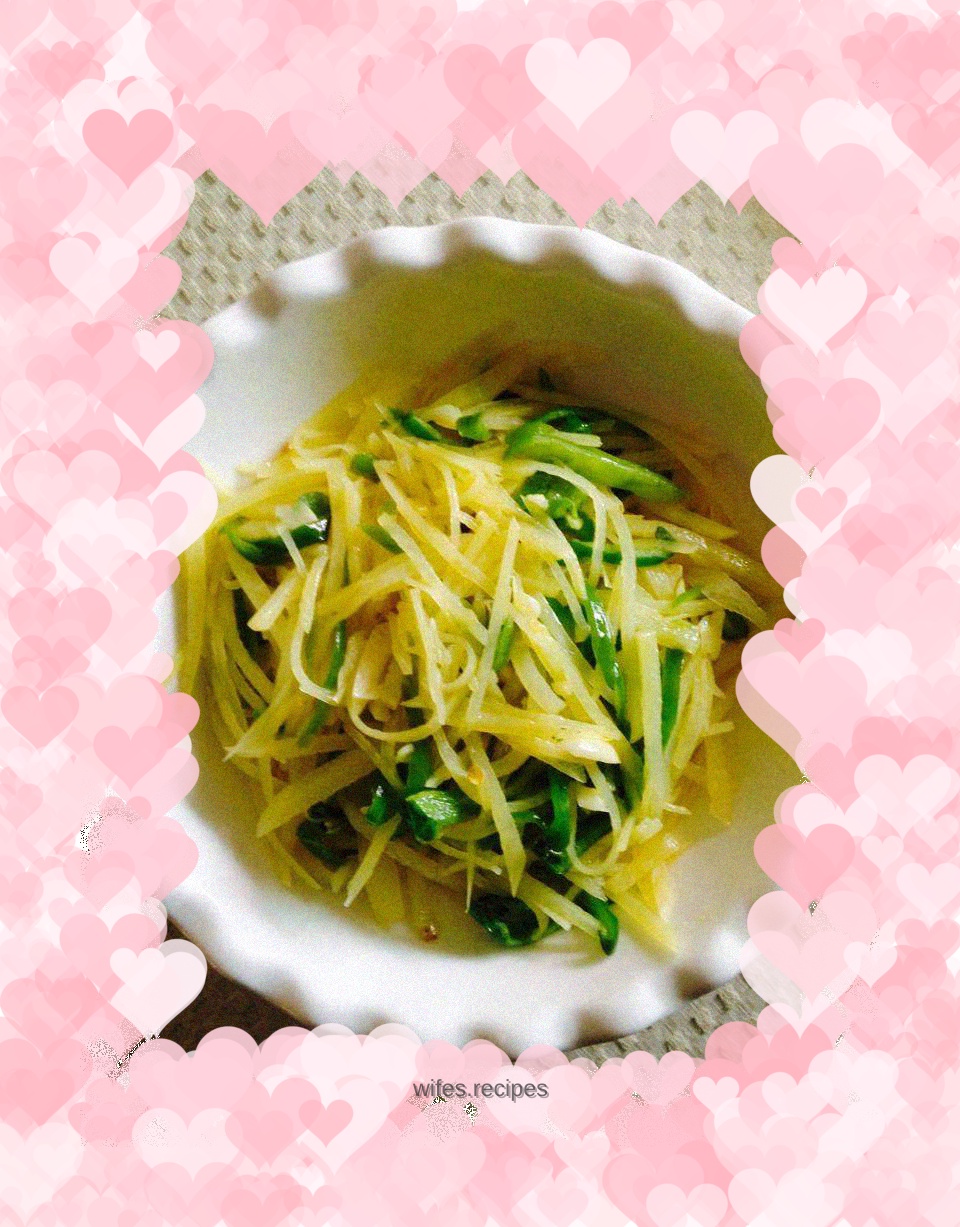 Green pepper and potato shreds
