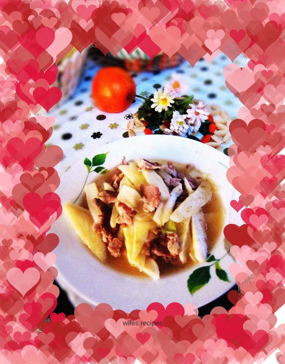 Stir-fried pork slices with wild rice