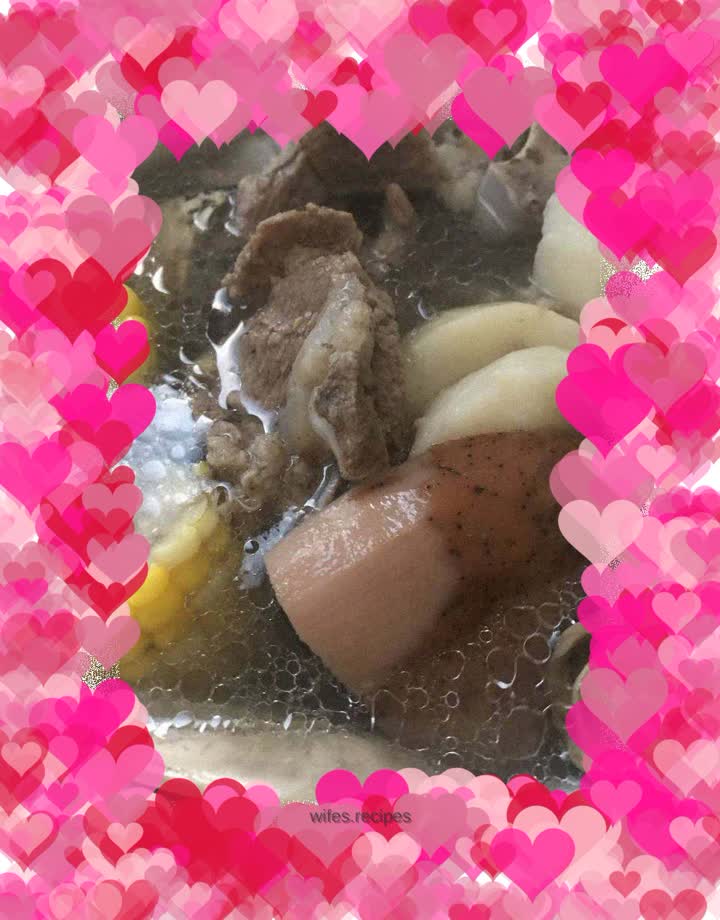 Lotus root and cuttlefish dried tube bone Laohuo soup