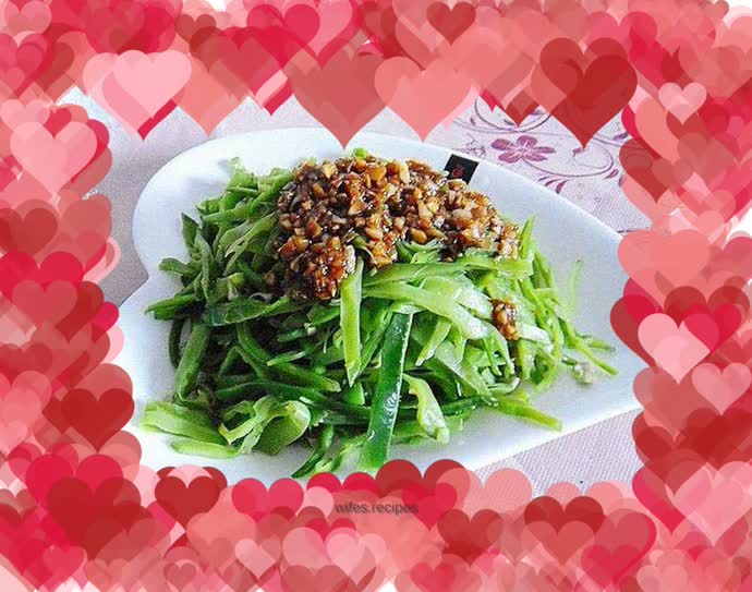 Shredded lentils with garlic oil