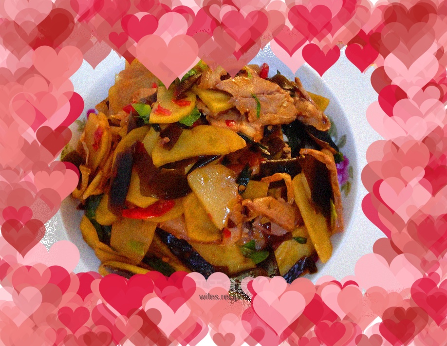 Stir-fried pork slices with potatoes and kelp