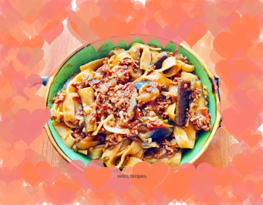 Braised noodles with minced pork and eggplant