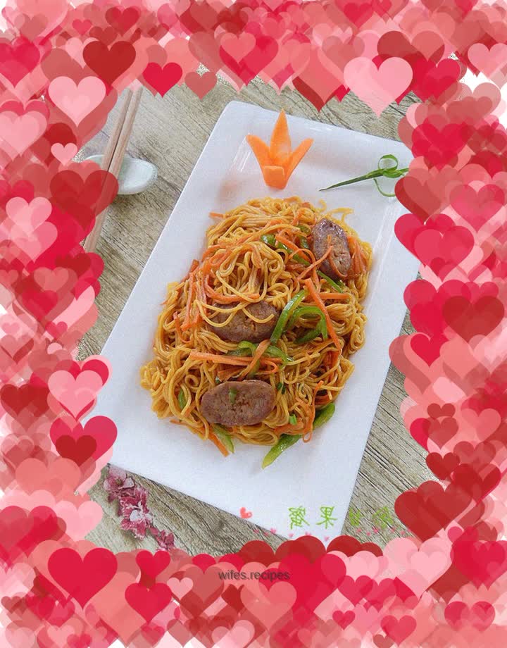 Stir-fried corn noodles with sausage