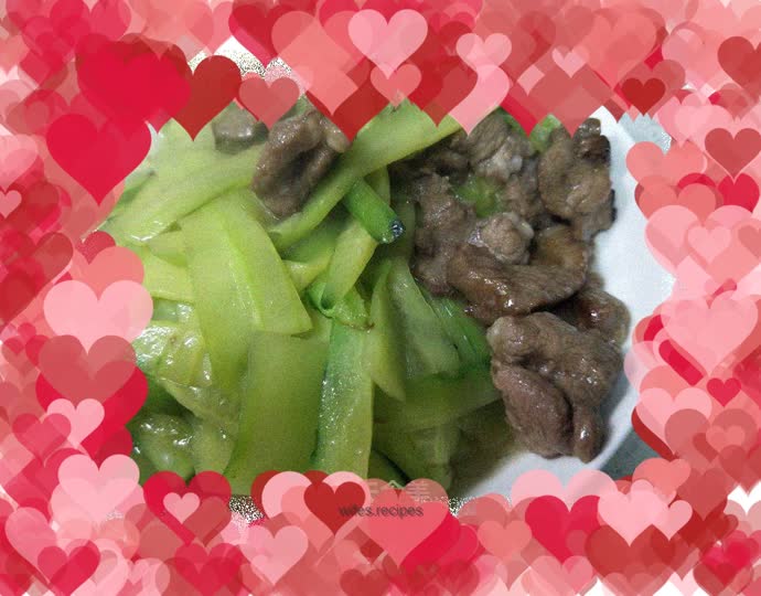 Stir-fried meat with cucumber