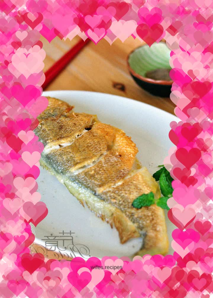 Pan-fried yellow croaker